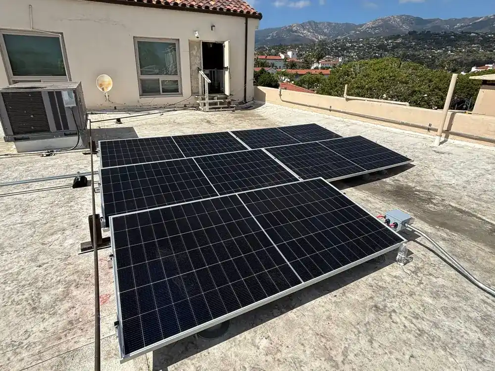 Rooftop solar on an institutional building in Southern California
